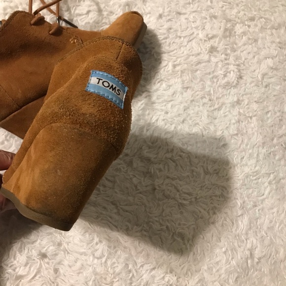 TOMS Suede Wedge Shoes 6 - Picture 9 of 12